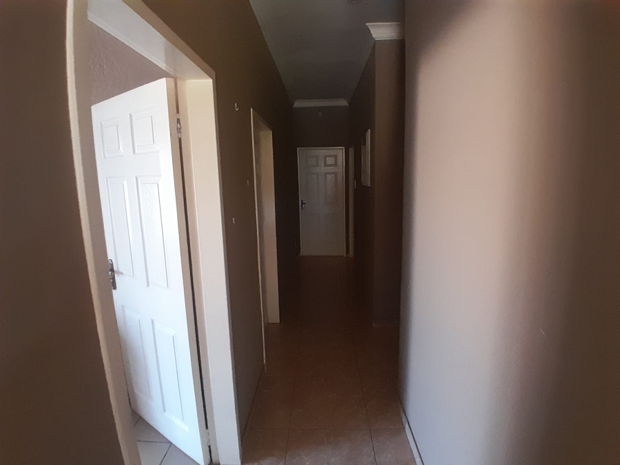 To Let 4 Bedroom Property for Rent in Kuruman Northern Cape